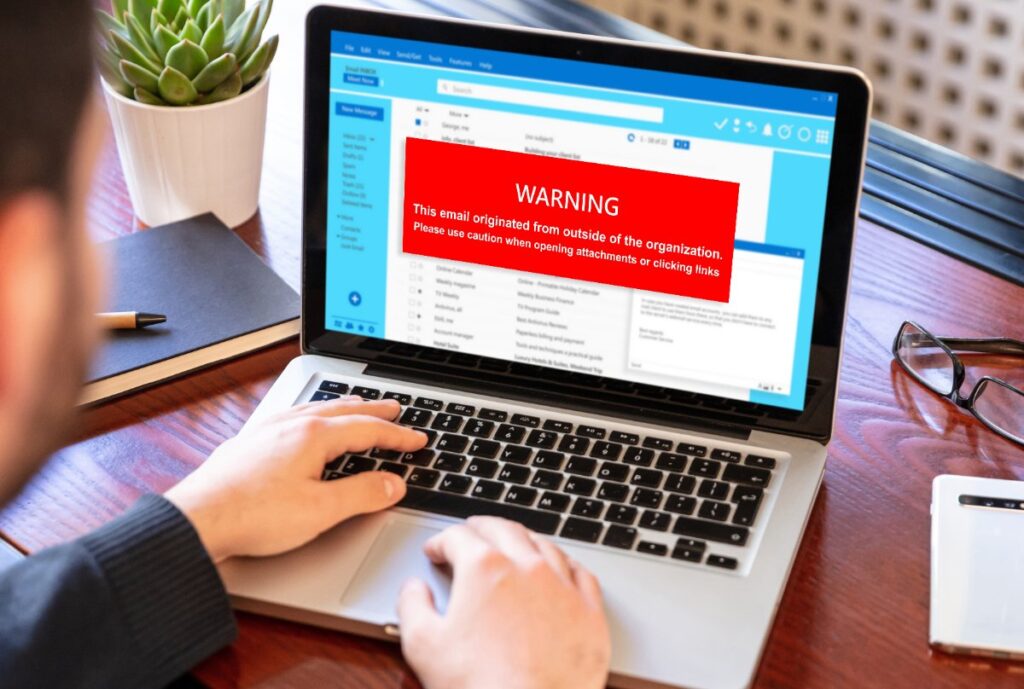 Un employé qui essai de retrouver une DUE sur un site URSSAF