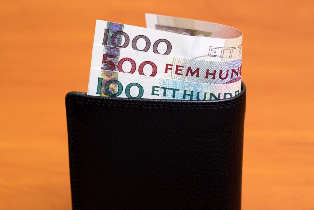 Une porte monnaie avec des argents